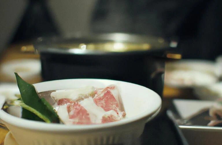 隠れ家的な個室で味わう、季節の鍋と美味しい和食で特別な時間を