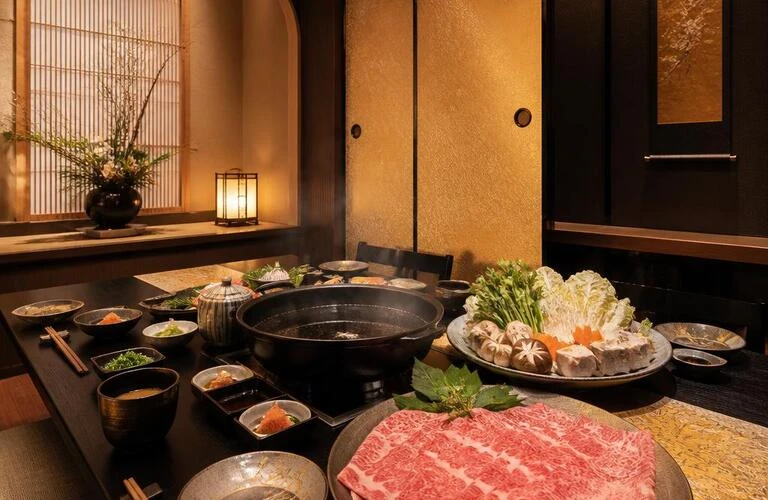 特別なお祝いに最適！個室で楽しむ和牛鍋の贅沢なひととき