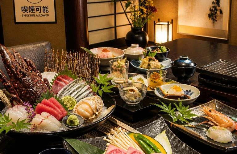 喫煙可能な個室で味わう旬の海鮮と和牛の贅沢コース
