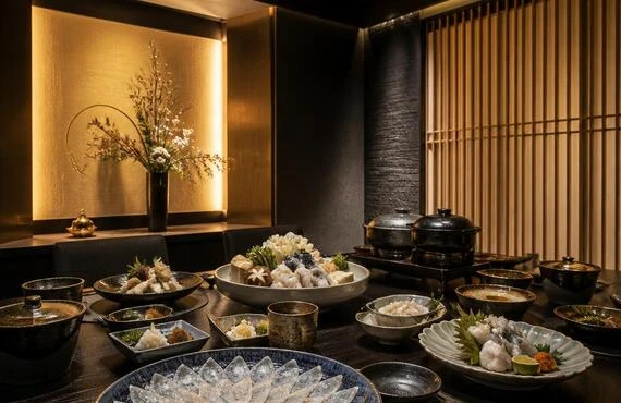 特別な記念日を彩る、高級ふぐ料理のプライベートダイニング