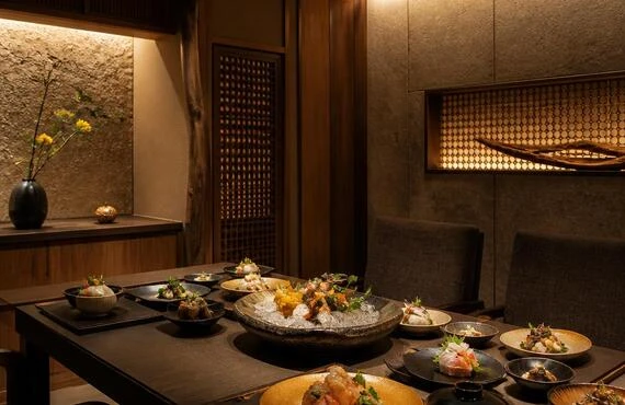 地元食材を活かした高級和食、落ち着いた個室で特別なビジネスディナーを