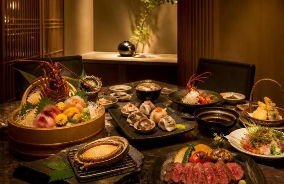 海鮮料理と和牛ステーキを個室で贅沢に堪能